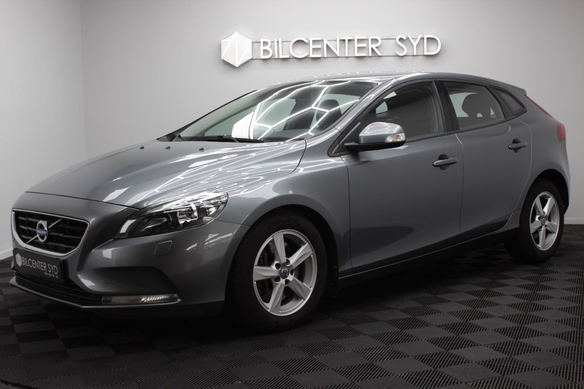Volvo V40 - bild 1