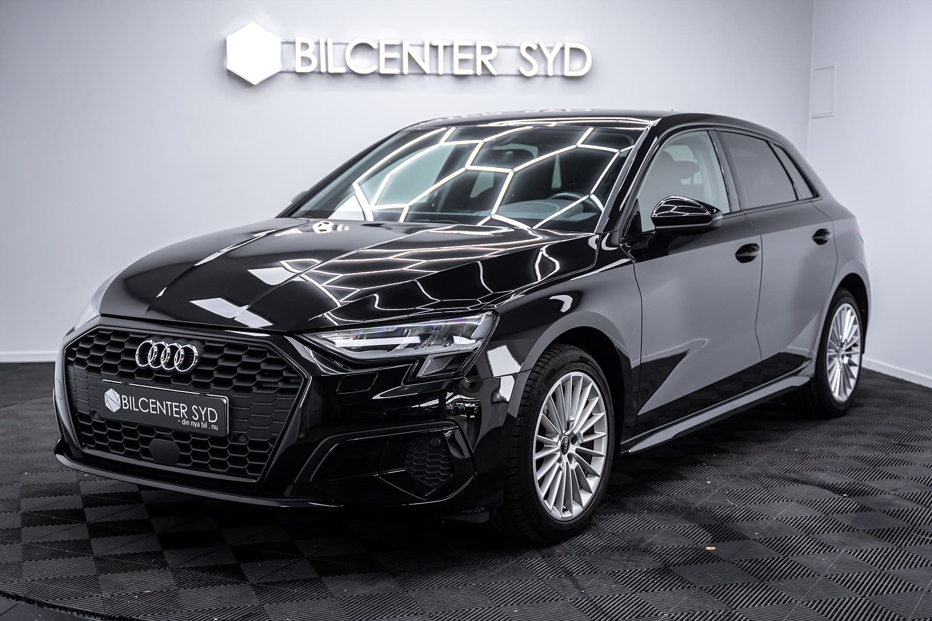 Audi A3 - bild 1