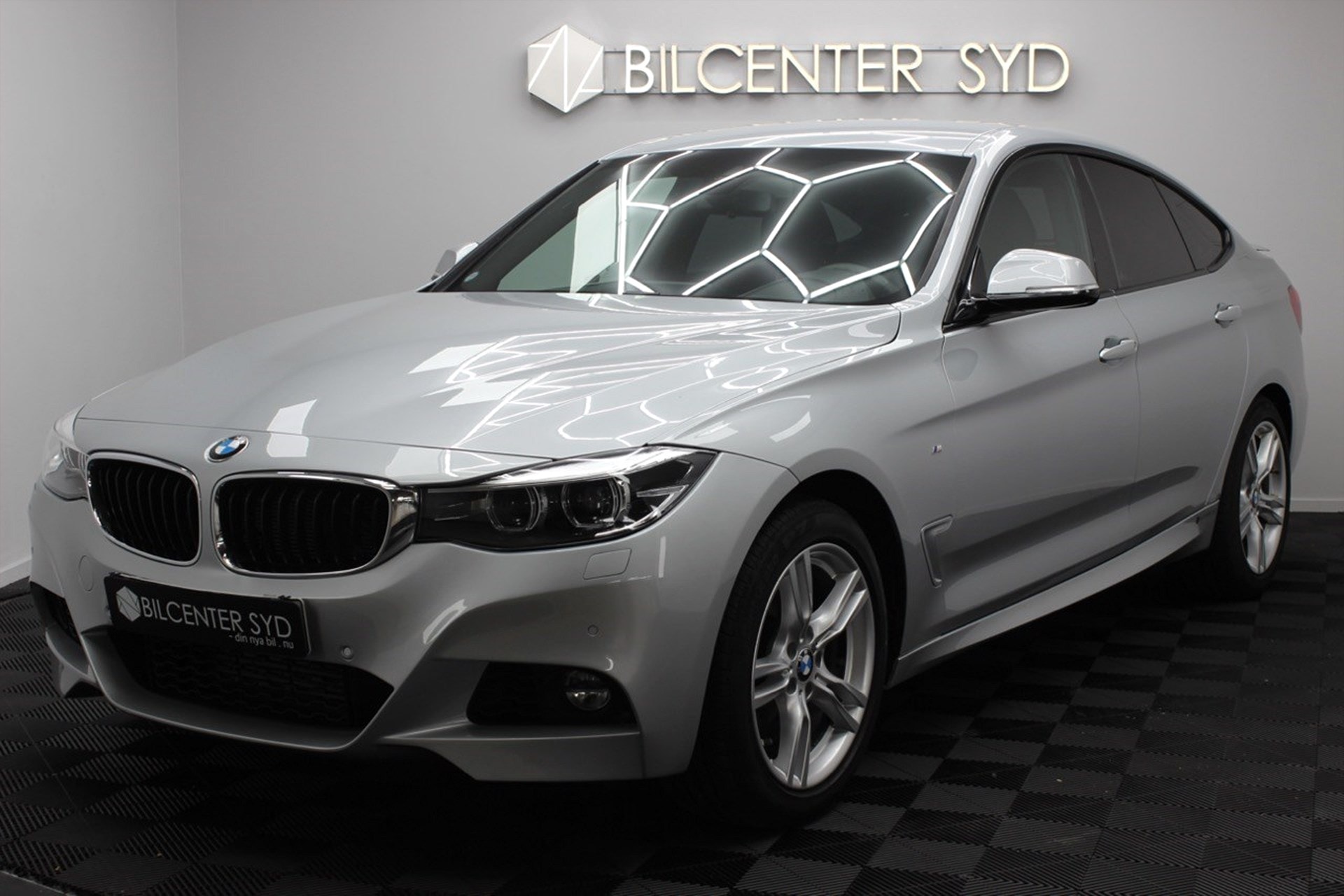 BMW 320 - bild 1