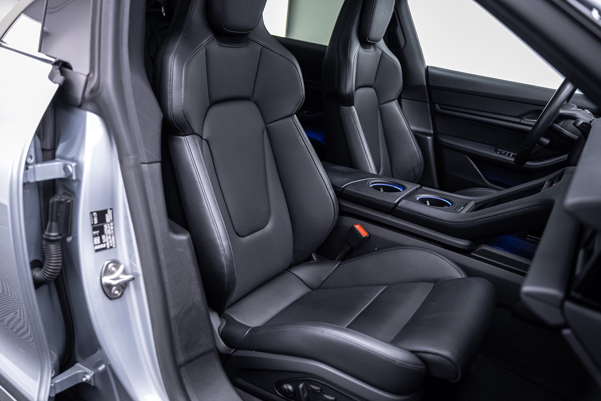 Porsche Taycan 4S - bild 27