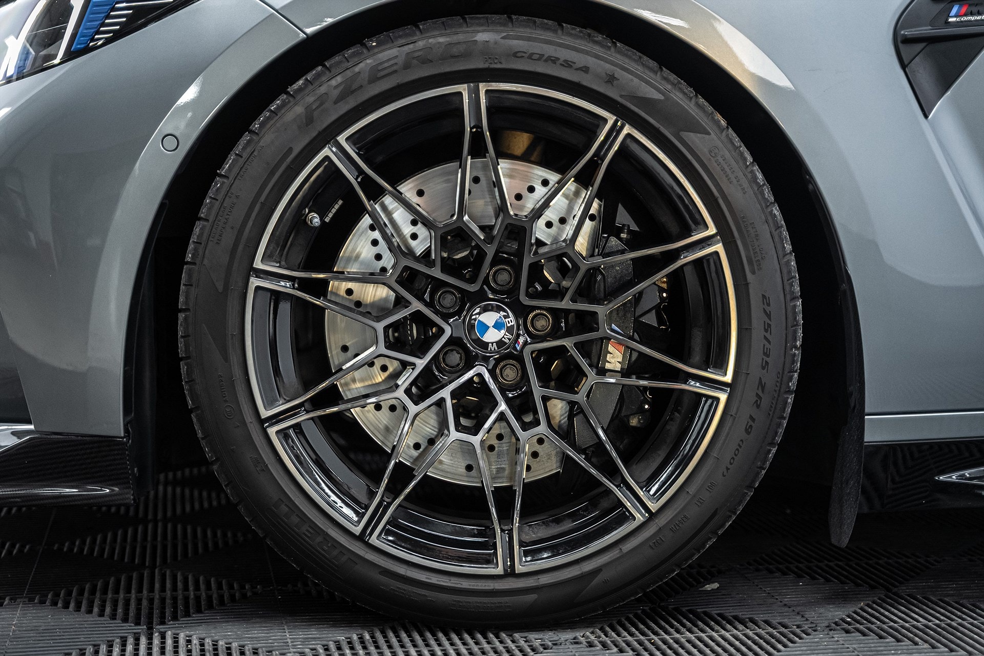 BMW M4 - bild 3