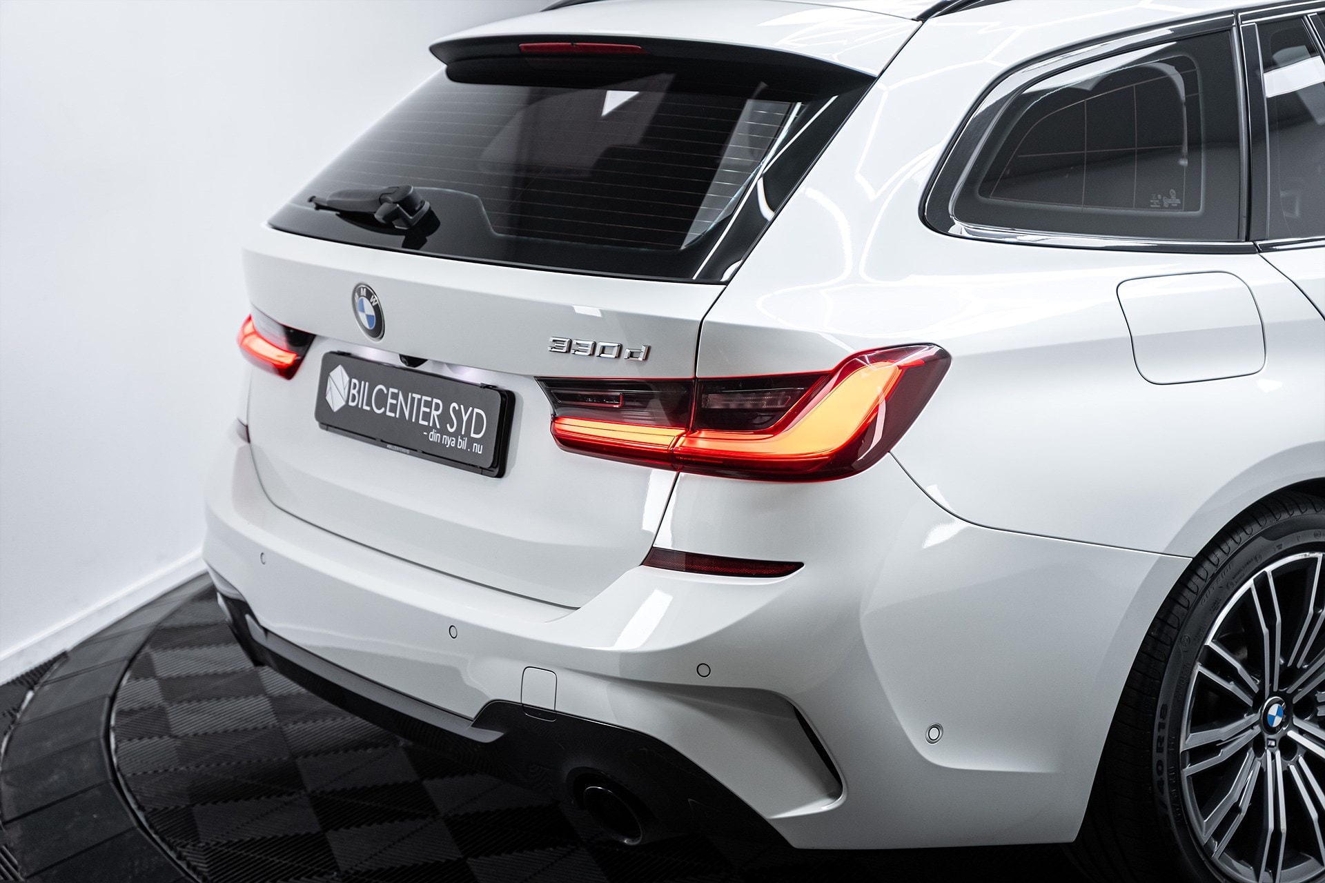 BMW 330 - bild 9
