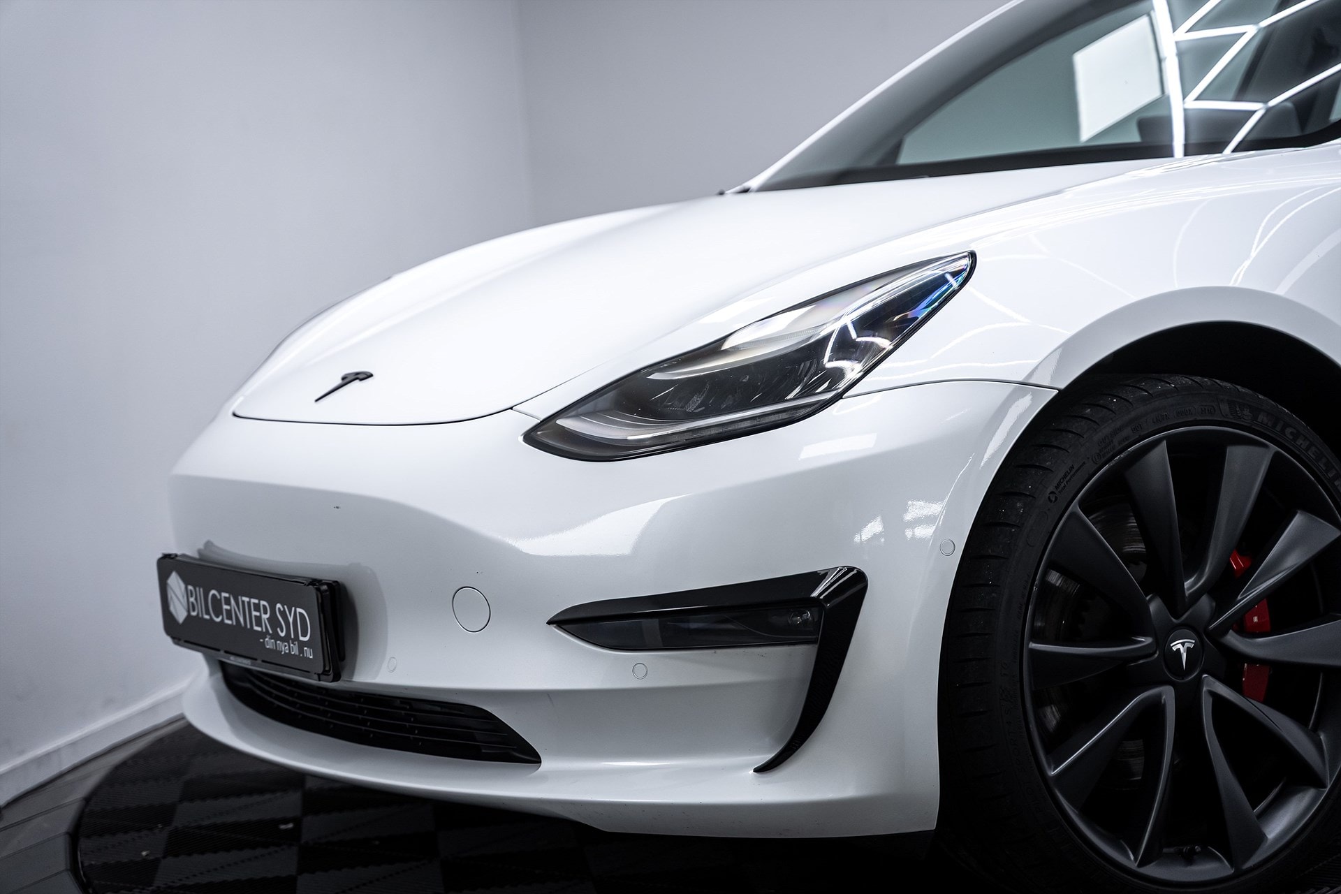 Tesla Model 3 - bild 2