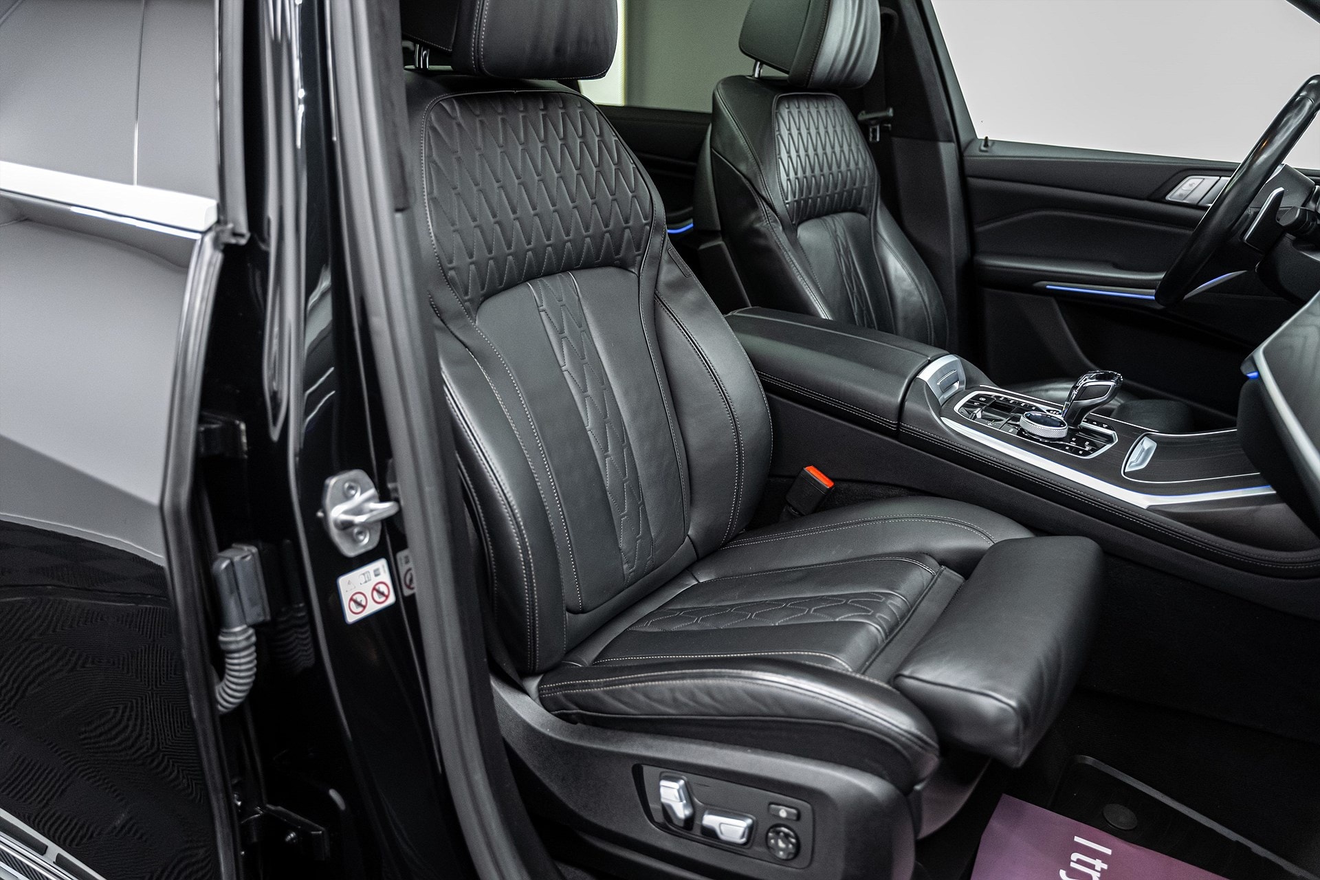 BMW X7 - bild 25