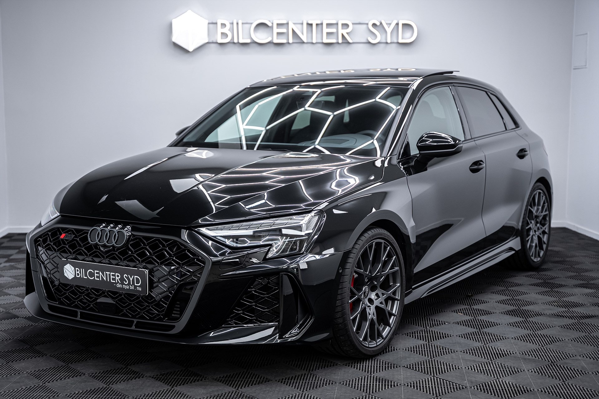 Audi RS3 - bild 1