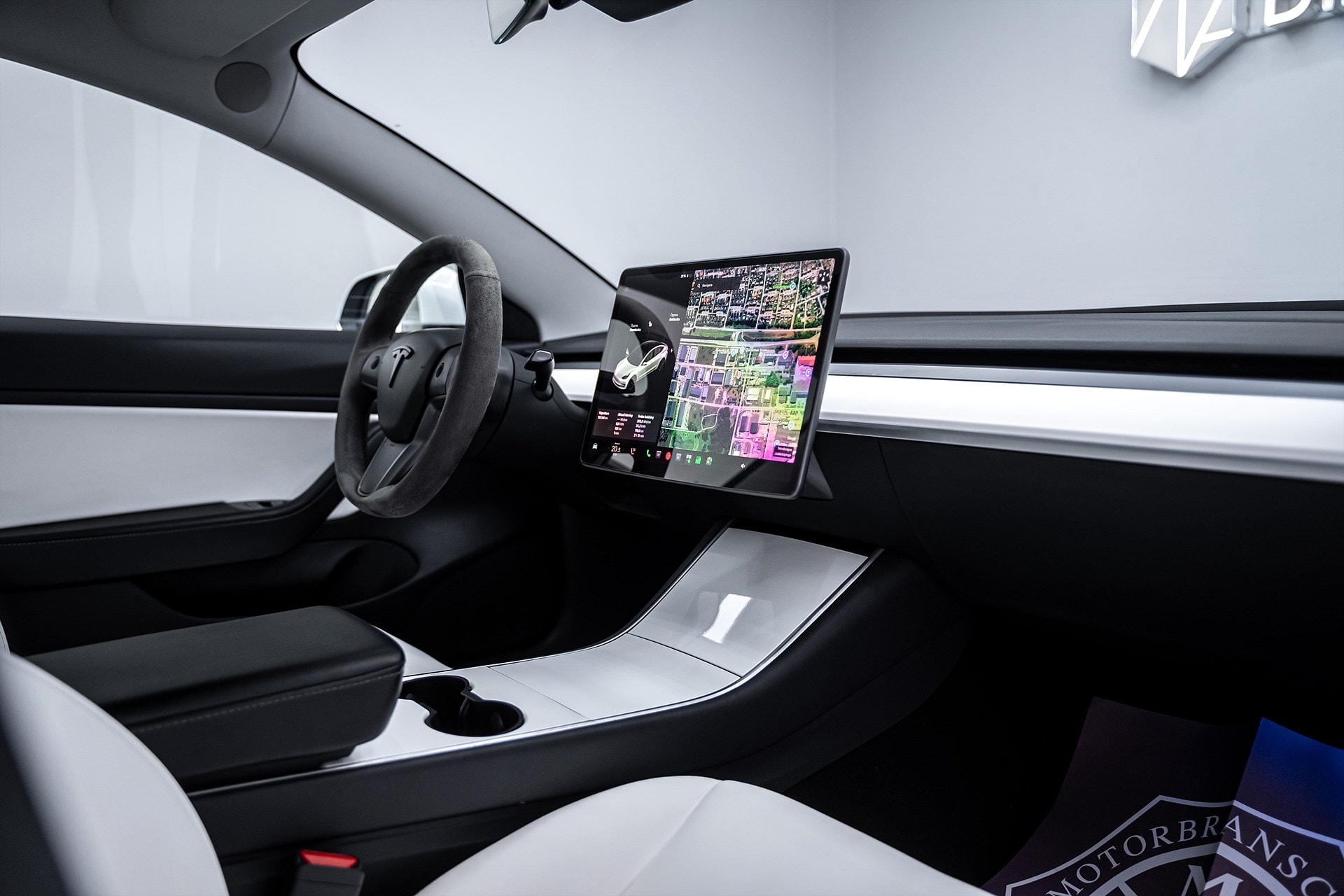 Tesla Model 3 - bild 26