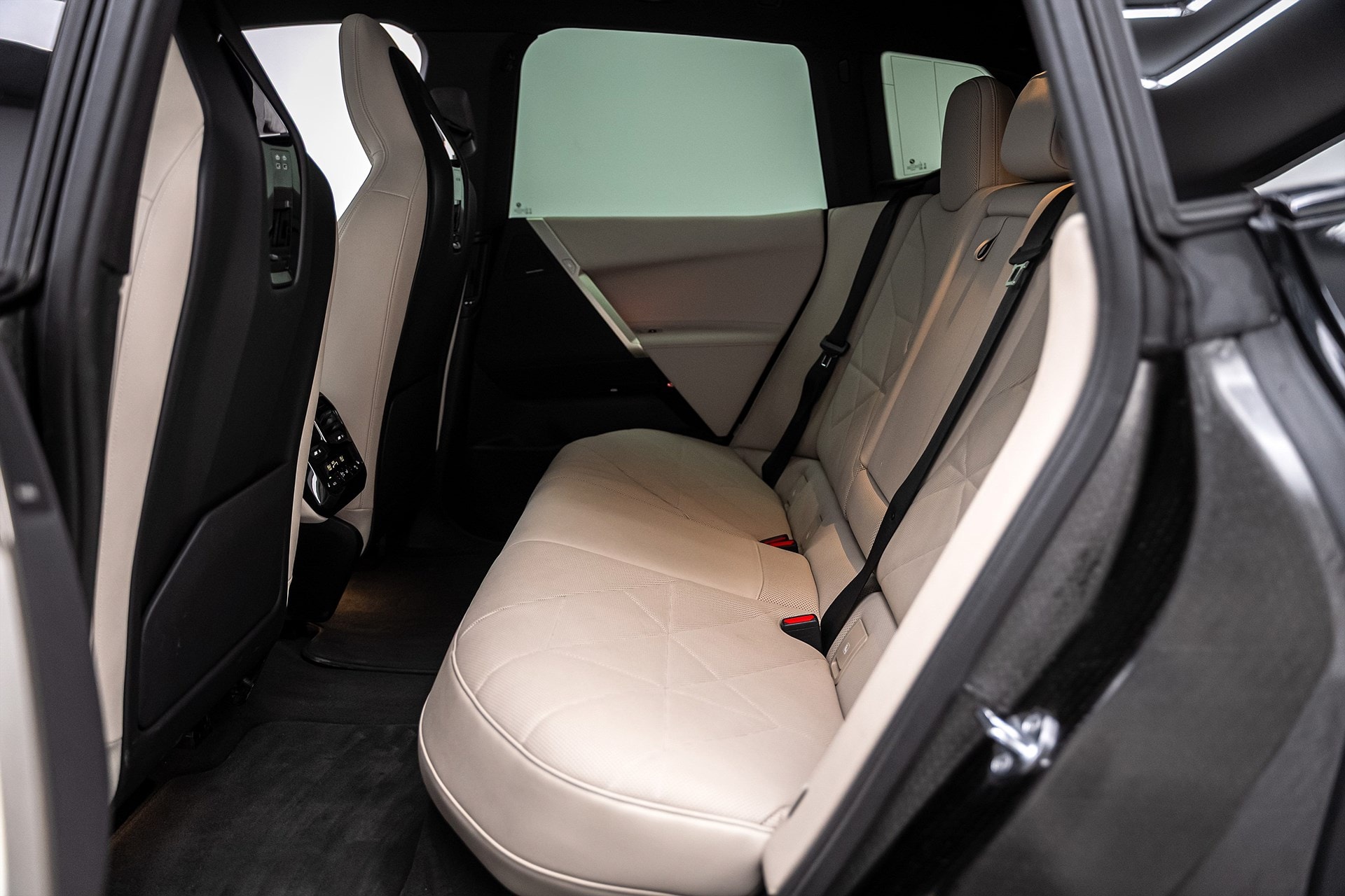BMW iX - bild 24