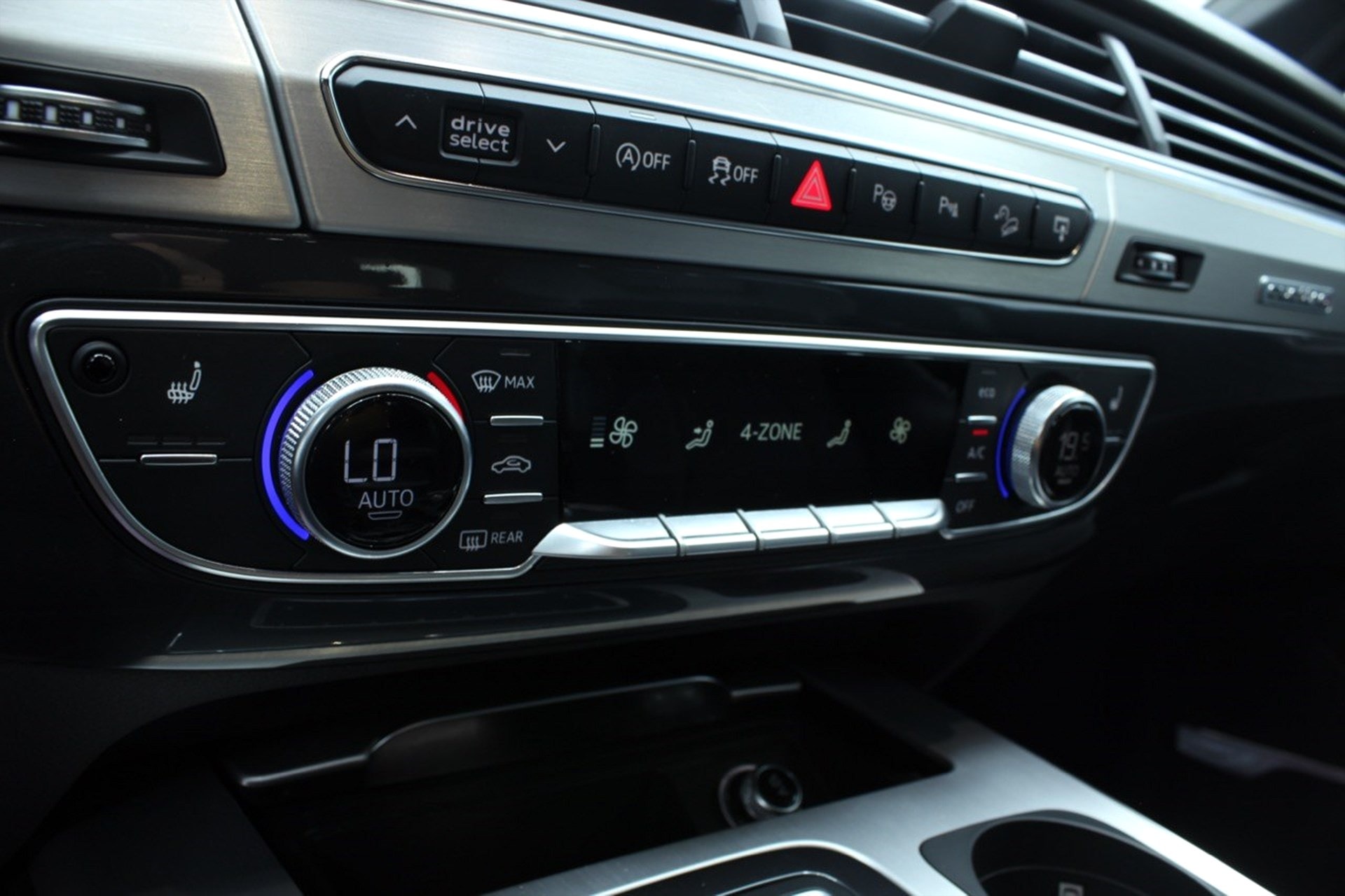 Audi Q7 - bild 22