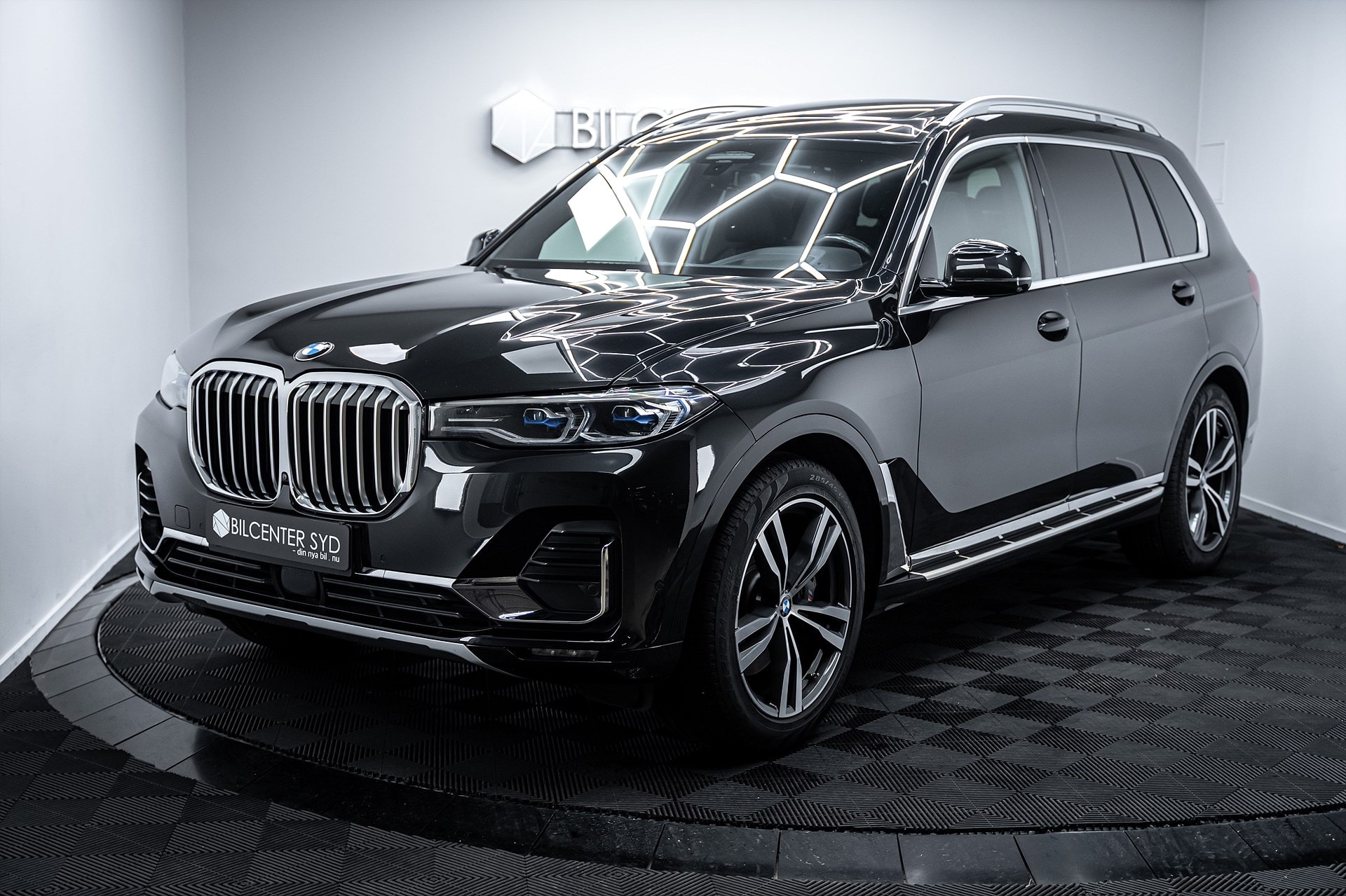 BMW X7 - bild 1