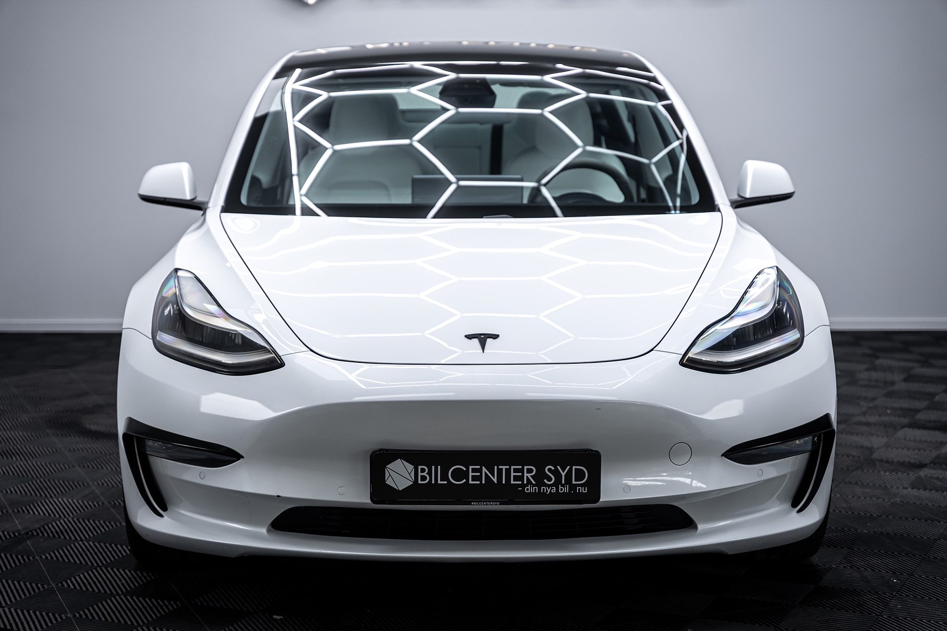 Tesla Model 3 - bild 4
