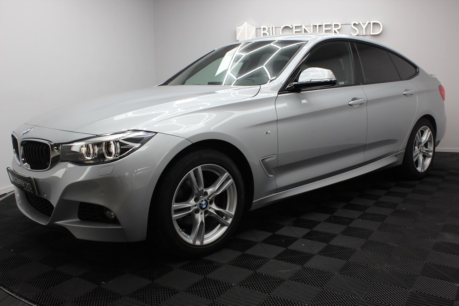 BMW 320 - bild 6
