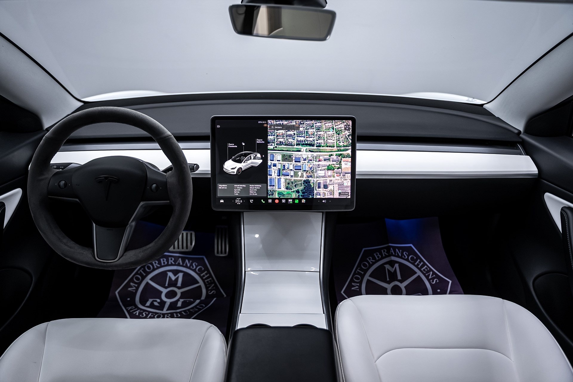 Tesla Model 3 - bild 25