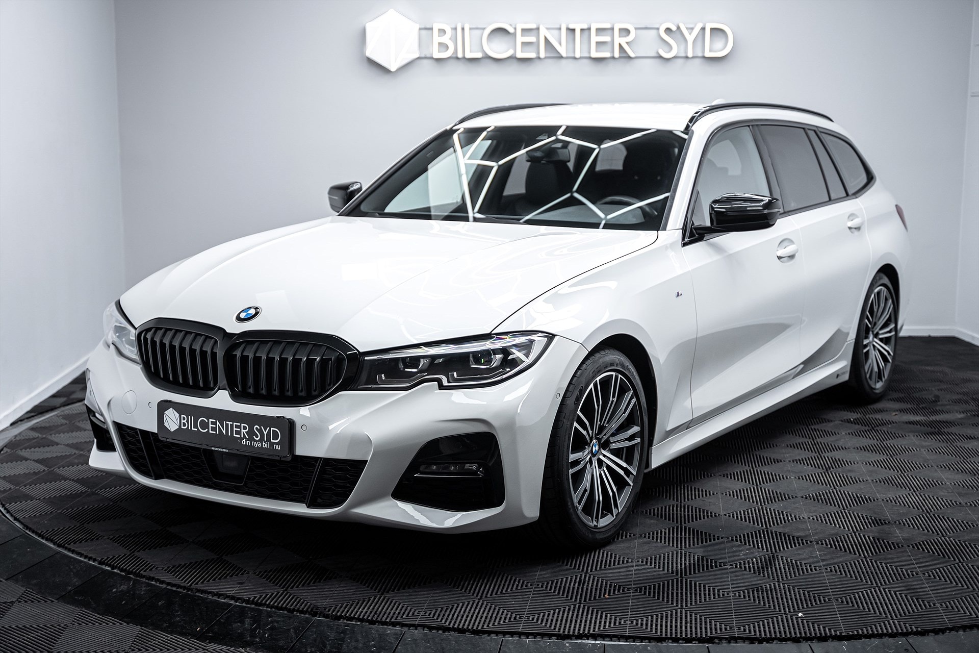 BMW 330 - bild 1