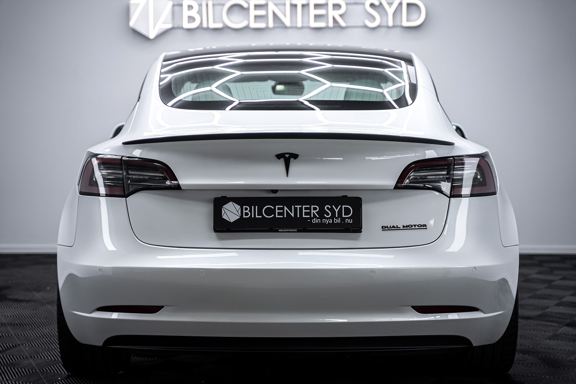 Tesla Model 3 - bild 10