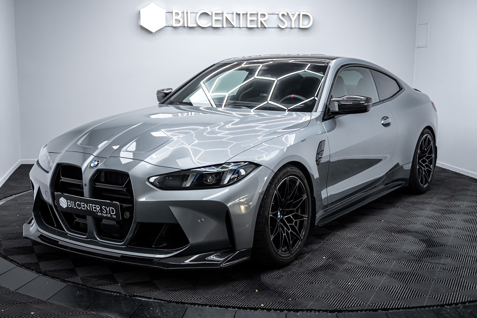 BMW M4 - bild 1