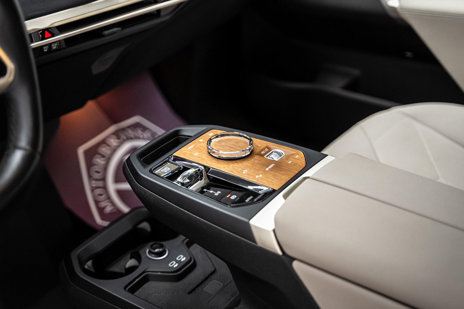 BMW iX - bild 16