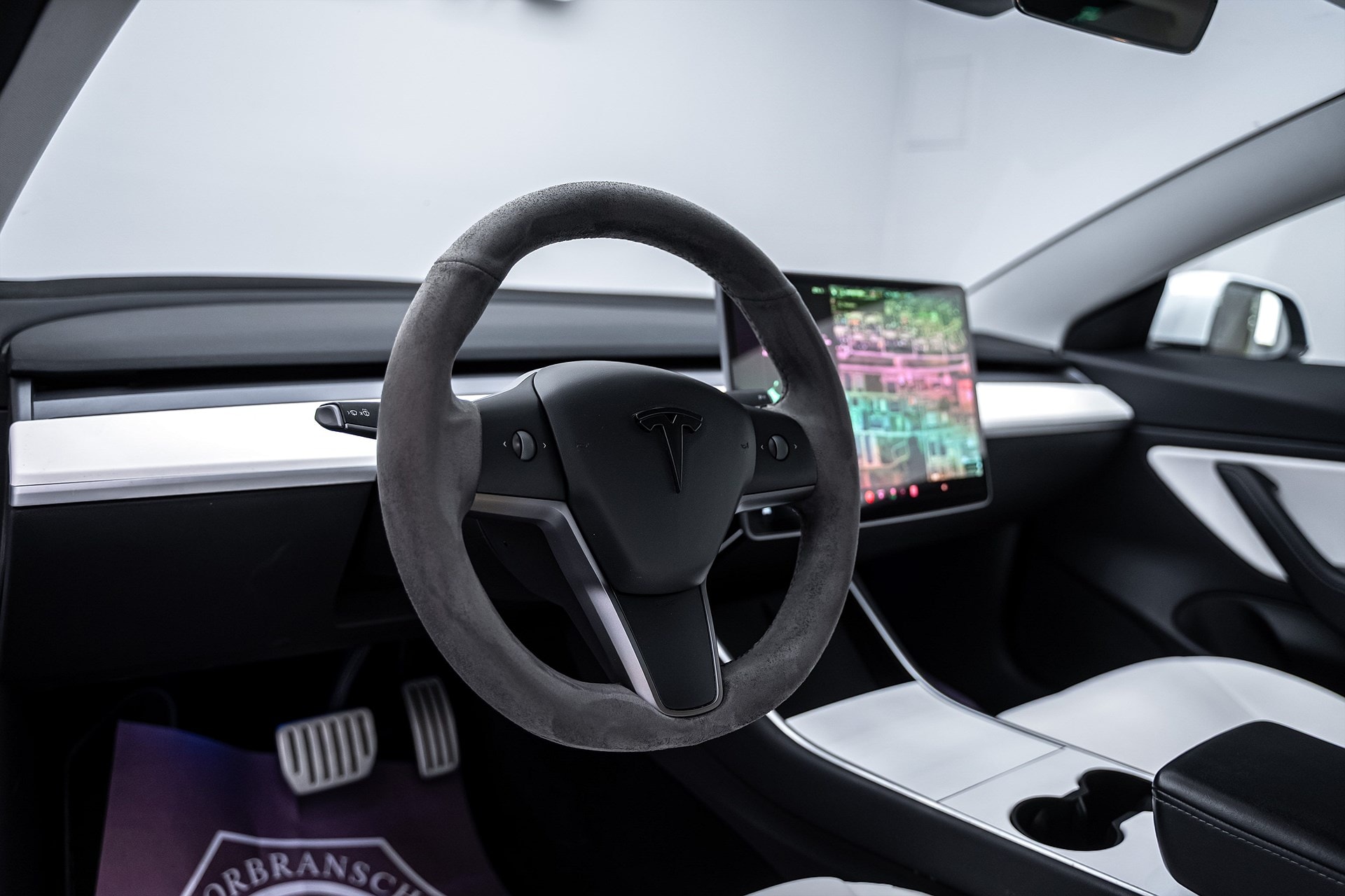 Tesla Model 3 - bild 16