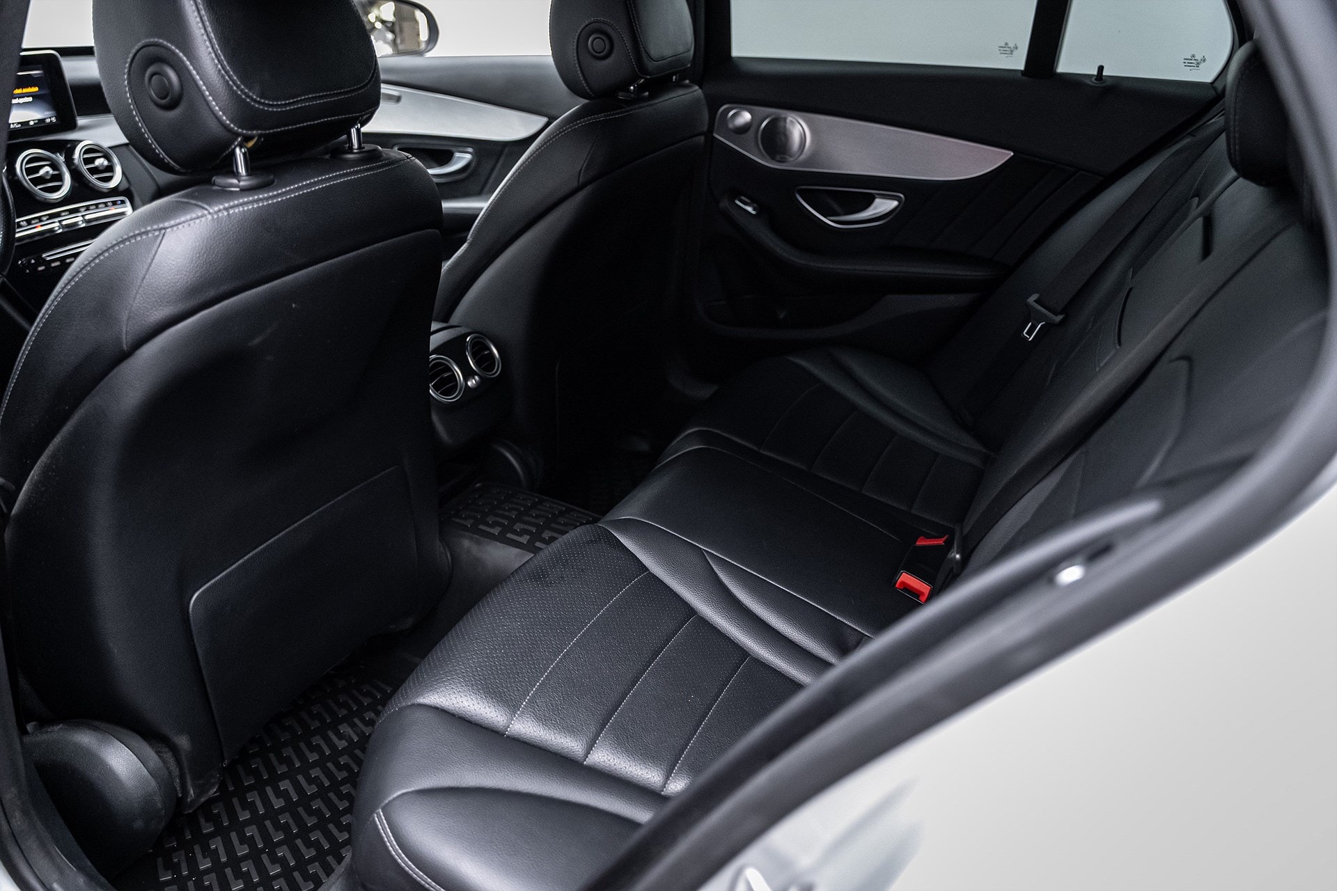 Mercedes-Benz C220 - bild 24