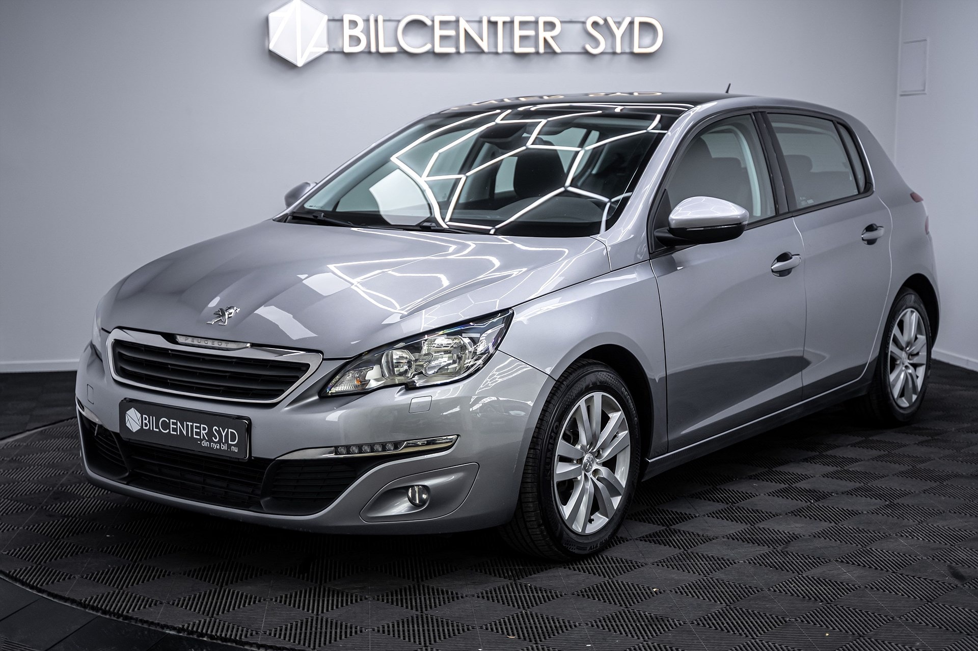 Peugeot 308 - bild 1