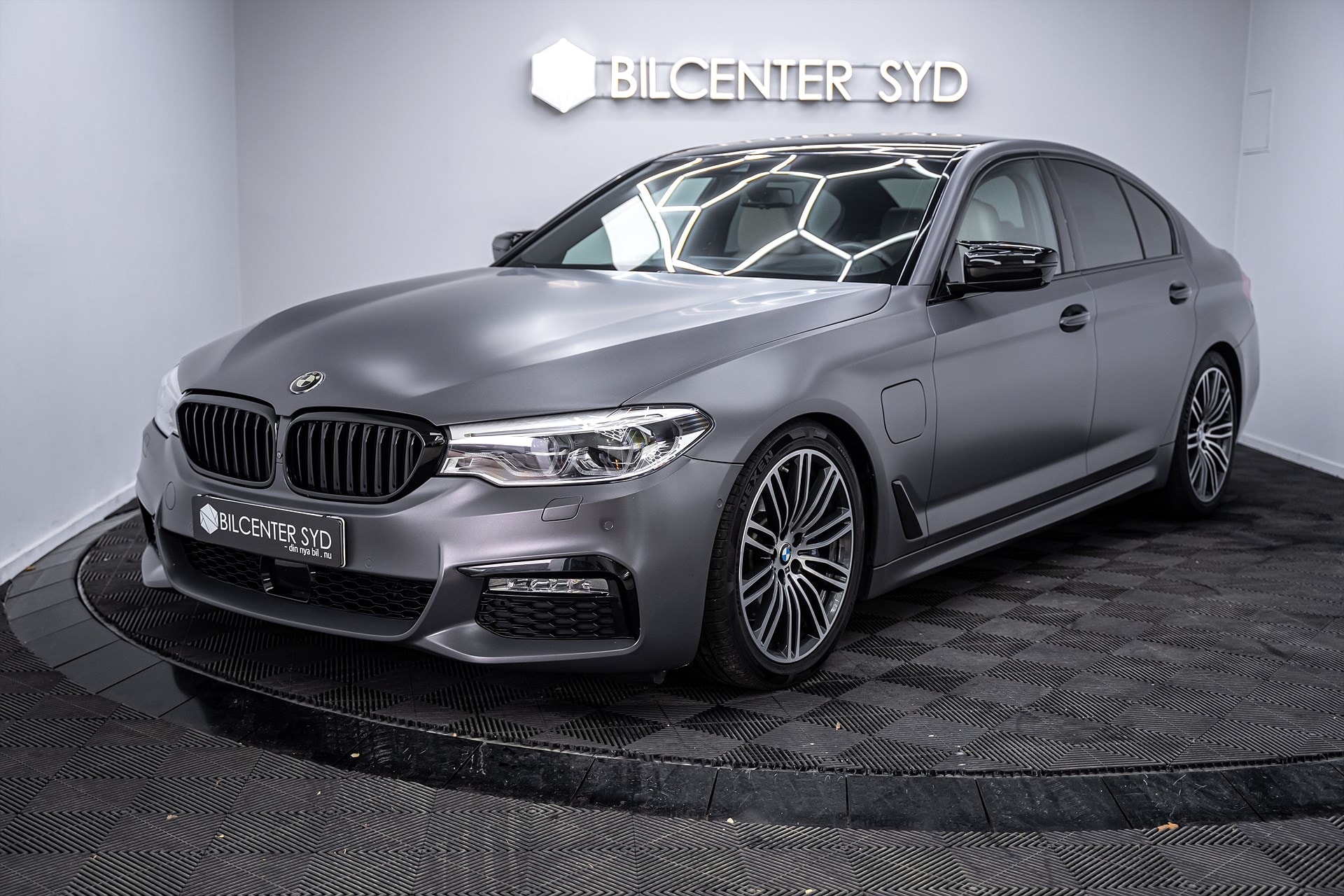 BMW 530e - bild 1