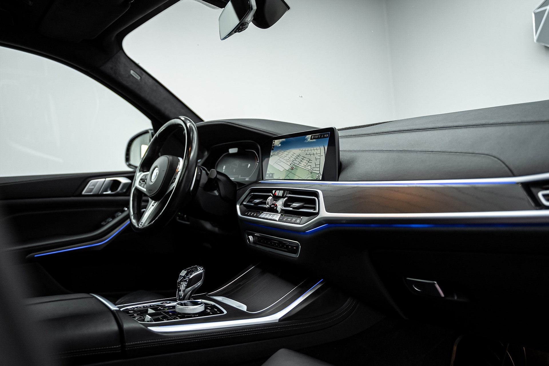 BMW X7 - bild 24