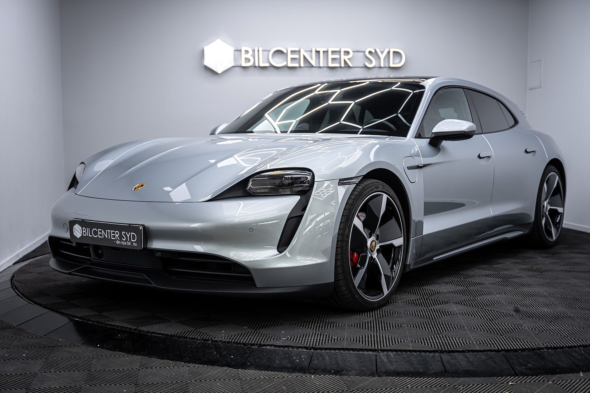 Porsche Taycan 4S - bild 1